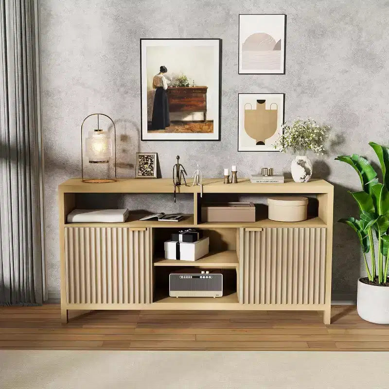 Meuble TV de ferme de 150 cm avec porte cannelée et étagères réglables, centre de divertissement pour téléviseurs de 65 pouces